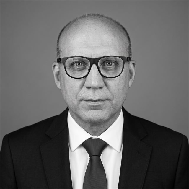 Dr. Juan D. Saavedra F.