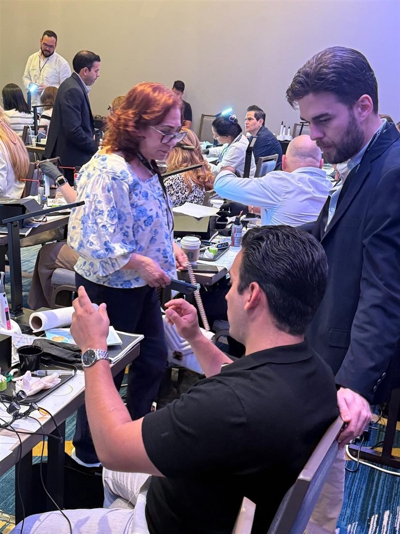 Práctica guiada por el faculty, edición anterior de EndoAdvance Total